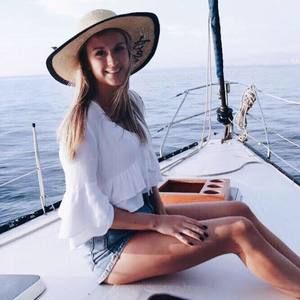 Meet your Posher, Abby